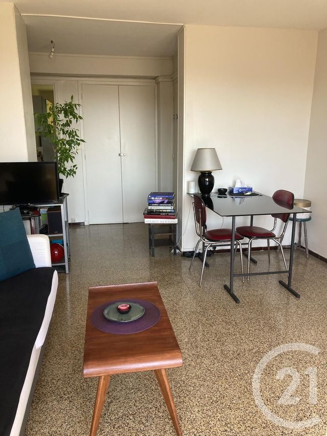 Appartement T3 à louer - 3 pièces - 55.0 m2 - MARSEILLE - 13004 - PROVENCE-ALPES-COTE-D-AZUR - Century 21 Alphée Sga