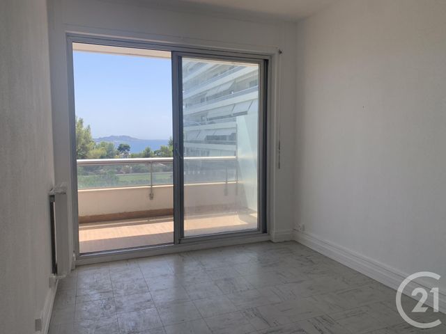 Appartement Chambre à louer - 1 pièce - 13.65 m2 - MARSEILLE - 13008 - PROVENCE-ALPES-COTE-D-AZUR - Century 21 Alphée Sga