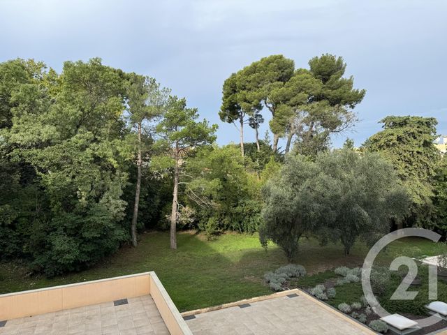 Appartement T4 à louer - 4 pièces - 91.2 m2 - MARSEILLE - 13009 - PROVENCE-ALPES-COTE-D-AZUR - Century 21 Alphée Sga