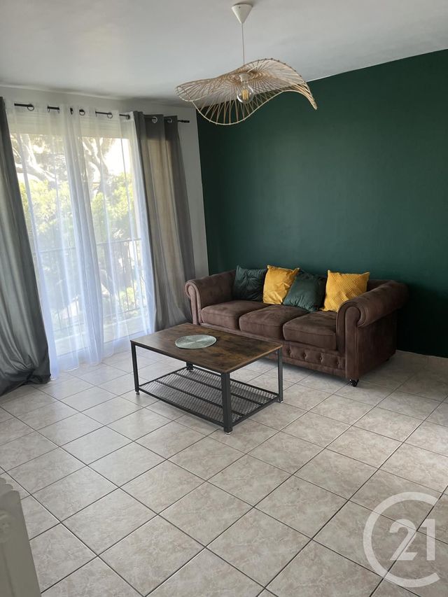 Appartement à louer - 3 pièces - 55.33 m2 - MARSEILLE - 13012 - PROVENCE-ALPES-COTE-D-AZUR - Century 21 Alphée Sga